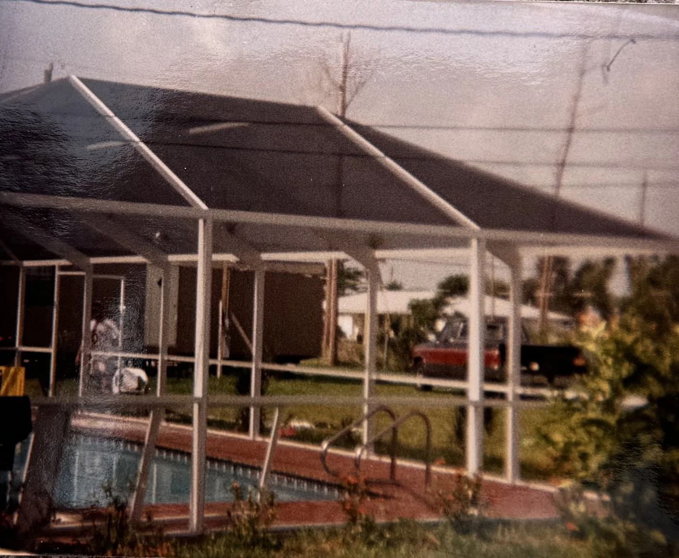 Classic white aluminum screen enclosure